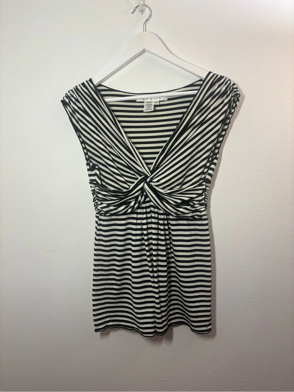 Max Studio Y2K Black & White Striped Deep V Neck Top Size Medium
